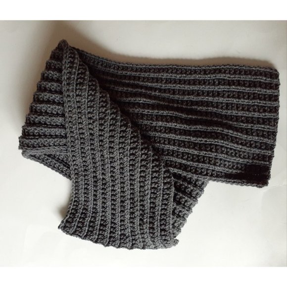 Silver gray acrylic shawl knitted - Picture 5 of 9